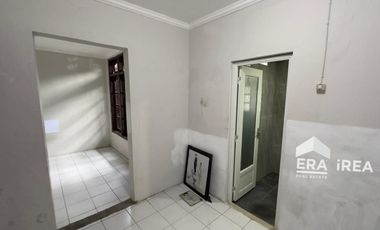 RUMAH HOOK DIJUAL MURAH DI SOLO JEBRES DEKAT TAMAN JAYA WIJAYA, KAMPUS UKHS