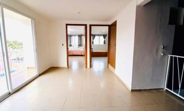 CASA EN RENTA Y VENTA SOBRE CALLE CON ALBERCA Y JARDÍN PROPIO