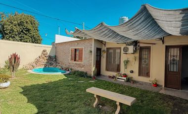 Casa en Vieytes 2030, Santo Tome - Cochera, Living, Cocina Comedor, Patio Verde