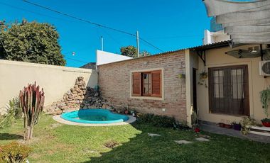 Casa en Vieytes 2030, Santo Tome - Cochera, Living, Cocina Comedor, Patio Verde