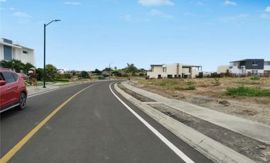 Venta de Terreno en Montecristi Zona Golf Club