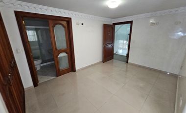 SE ARRIENDA APARTAMENTO CABECERA