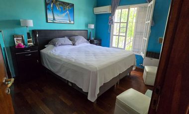 Departamento en Las Heras & Padre Genesio - 3 Dorm, Living, Patio Seco