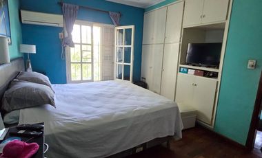 Departamento en Las Heras & Padre Genesio - 3 Dorm, Living, Patio Seco