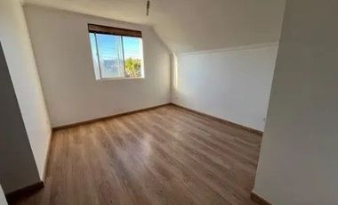 SE ARRIENDA CASA DENTRO DE CONDOMINIO - CURAUMA