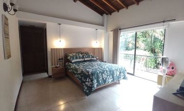 Casa en la loma de las brujas