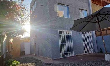 Arriendo amplia casa costanera sector norte