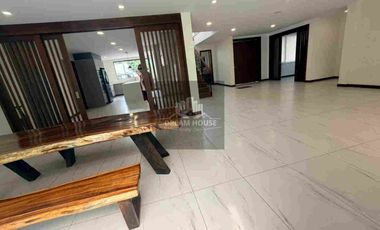 Renta de Casa de 5 dormitorios, Sector Pacho Salas, Cumbayá, Ecuador