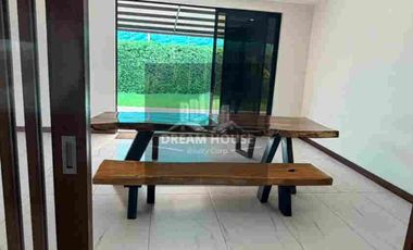 Renta de Casa de 5 dormitorios, Sector Pacho Salas, Cumbayá, Ecuador