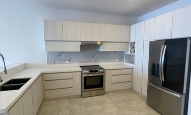 CASA EN CONDOMINIO EN RENTA