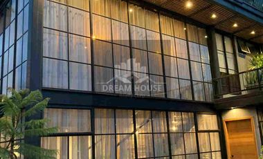 Renta de Casa Amoblada, Sector Lumbisí, Cumbayá, Ecuador