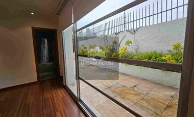 Venta de Casa Dúplex de 3 dormitorios, Sector Cumbayá, Ecuador