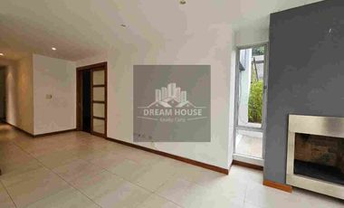 Venta de Casa Dúplex de 3 dormitorios, Sector Cumbayá, Ecuador