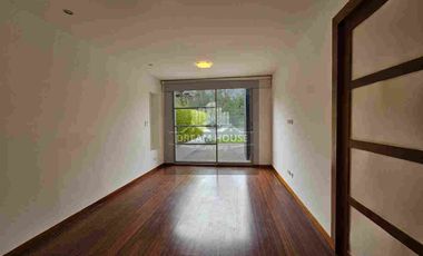 Venta de Casa Dúplex de 3 dormitorios, Sector Cumbayá, Ecuador