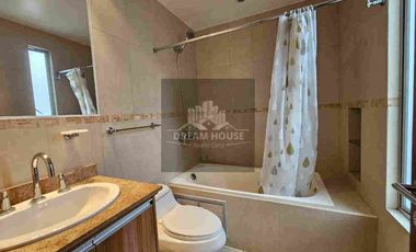 Venta de Casa Dúplex de 3 dormitorios, Sector Cumbayá, Ecuador