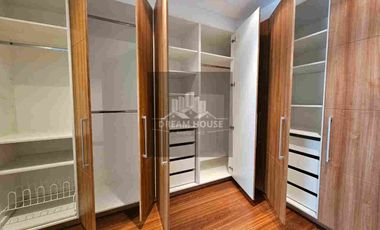 Venta de Casa Dúplex de 3 dormitorios, Sector Cumbayá, Ecuador