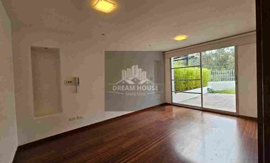 Venta de Casa Dúplex de 3 dormitorios, Sector Cumbayá, Ecuador