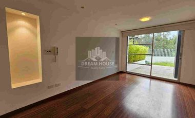 Venta de Casa Dúplex de 3 dormitorios, Sector Cumbayá, Ecuador