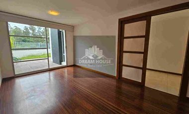 Venta de Casa Dúplex de 3 dormitorios, Sector Cumbayá, Ecuador