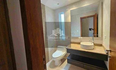 Venta de Casa Dúplex de 3 dormitorios, Sector Cumbayá, Ecuador