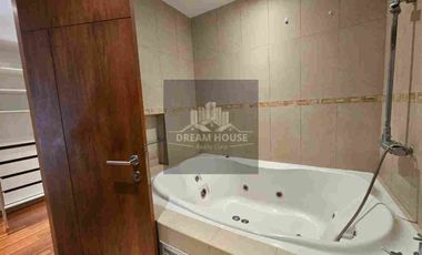 Venta de Casa Dúplex de 3 dormitorios, Sector Cumbayá, Ecuador