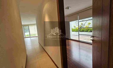 Venta de Casa Dúplex de 3 dormitorios, Sector Cumbayá, Ecuador