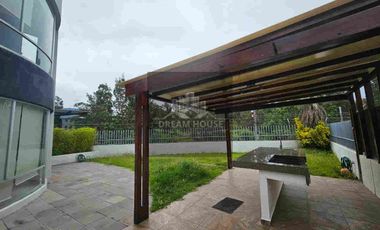 Venta de Casa Dúplex de 3 dormitorios, Sector Cumbayá, Ecuador