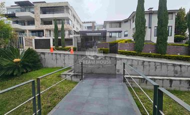 Venta de Casa Dúplex de 3 dormitorios, Sector Cumbayá, Ecuador