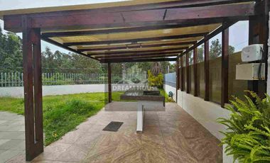 Venta de Casa Dúplex de 3 dormitorios, Sector Cumbayá, Ecuador