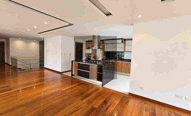 Venta de Casa Dúplex de 3 dormitorios, Sector Cumbayá, Ecuador