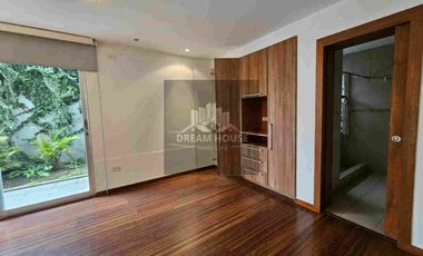 Venta de Casa Dúplex de 3 dormitorios, Sector Cumbayá, Ecuador