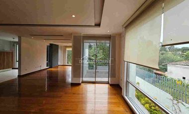 Venta de Casa Dúplex de 3 dormitorios, Sector Cumbayá, Ecuador