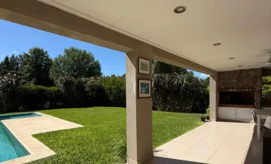 Casa en Country El Paso en venta - 3 dormitorios, pileta y seguridad en Santo Tomé, Santa Fe