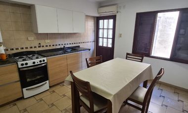 Duplex en Venta sobre C. Urquiza 1400 - 3 Dorm, Cocina Comedor, Living, Doble balcon