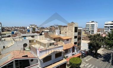 ALQUILER DE DEPARTAMENTO EN QUINTO PISO CON ASCENSOR EN URB. SANTA VICTORIA DE CHICLAYO
