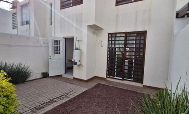 Cómoda casa en renta para vivir con armonía, en paz y feliz / Privada en Prado Hermoso, León, Gto.