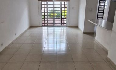 Cómoda casa en renta para vivir con armonía, en paz y feliz / Privada en Prado Hermoso, León, Gto.