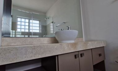 Cómoda casa en renta para vivir con armonía, en paz y feliz / Privada en Prado Hermoso, León, Gto.