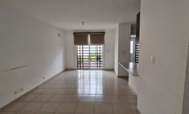 Cómoda casa en renta para vivir con armonía, en paz y feliz / Privada en Prado Hermoso, León, Gto.