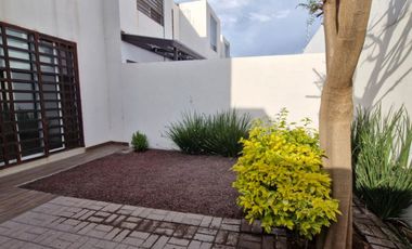Cómoda casa en renta para vivir con armonía, en paz y feliz / Privada en Prado Hermoso, León, Gto.