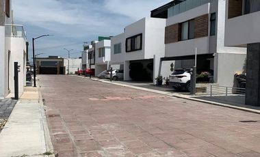 RENTA CASA EN CONDOMINIO JARDÍN Y BALCÓN SANTIAGO MOMOXPAN PUEBLA CAS_4959A PUE/PC