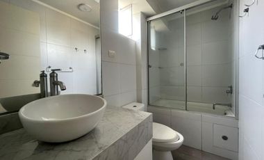 Flat 115 m² en 4to Piso – Urb. Valle Hermoso, Surco