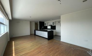 Flat 115 m² en 4to Piso – Urb. Valle Hermoso, Surco