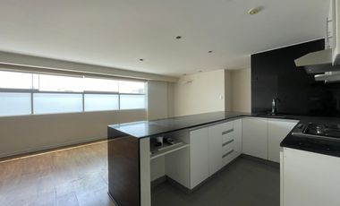 Flat 115 m² en 4to Piso – Urb. Valle Hermoso, Surco
