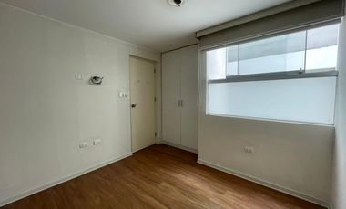 Flat 115 m² en 4to Piso – Urb. Valle Hermoso, Surco