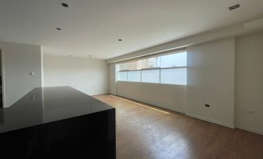 Flat 115 m² en 4to Piso – Urb. Valle Hermoso, Surco