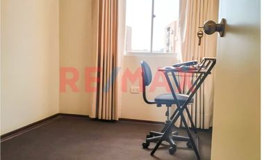 VENDO AMPLIO DEPARTAMENTO EN CHORRILLOS