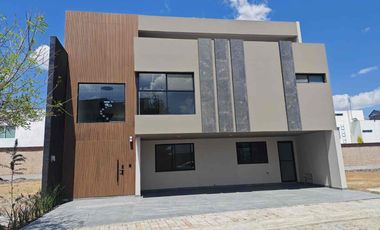 Residencia en Venta Lomas de Angelópolis Parque Dublín, Amplia, Moderna y con Roof Garden