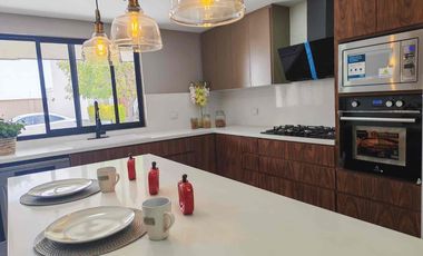 Residencia en Venta Lomas de Angelópolis Parque Dublín, Amplia, Moderna y con Roof Garden