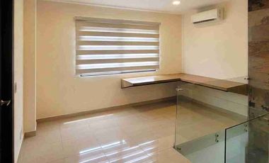 Alquilo casa en Urb. Colinas del Bosque, via a la costa cerca de la gasolinera